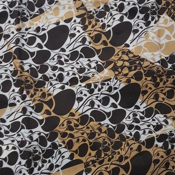 Retro styled scarf - Picture 3 of 4